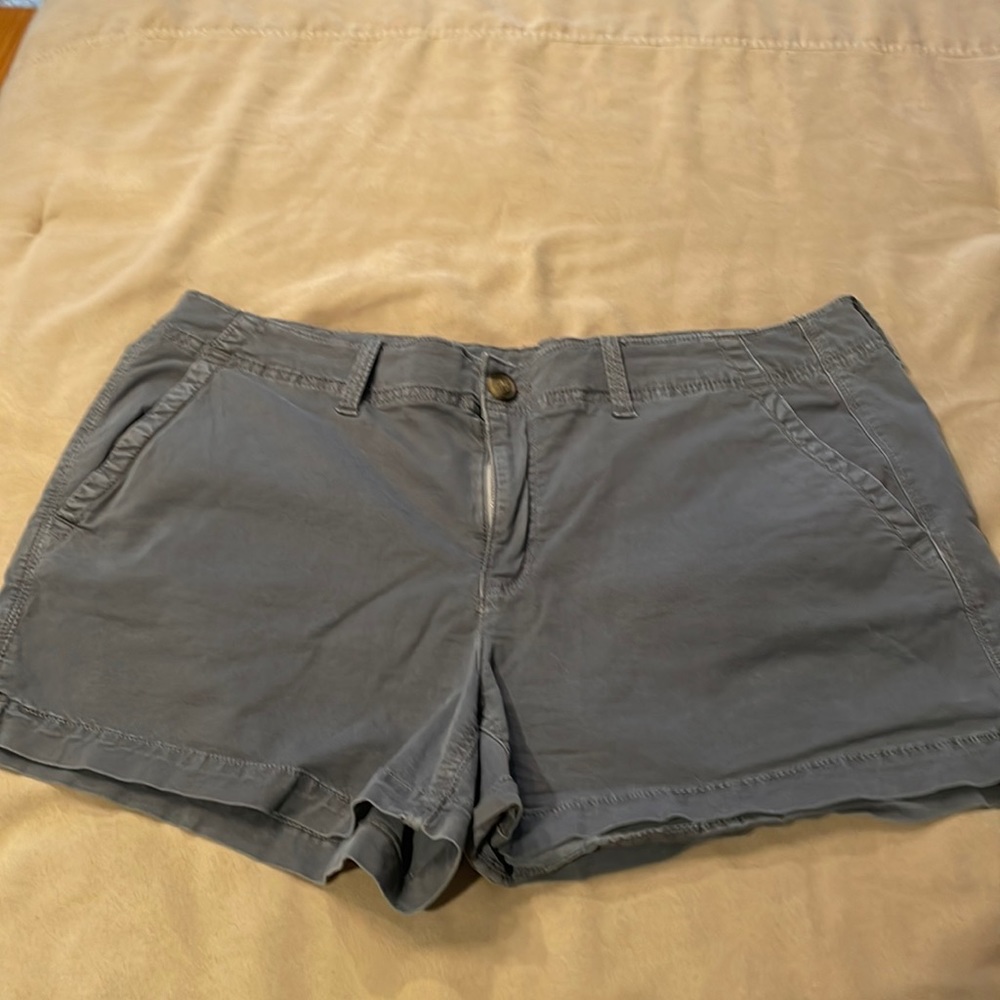 Womens AE shorts, size 16